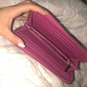 Tory Burch pink Zip wallet USED FOR 1 DAY.